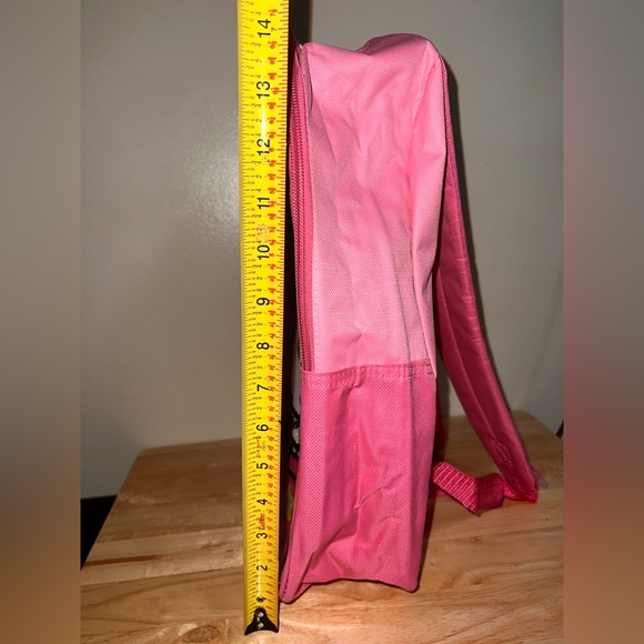 Hello Kitty
Light Weight Backpack - Picture 3 of 8